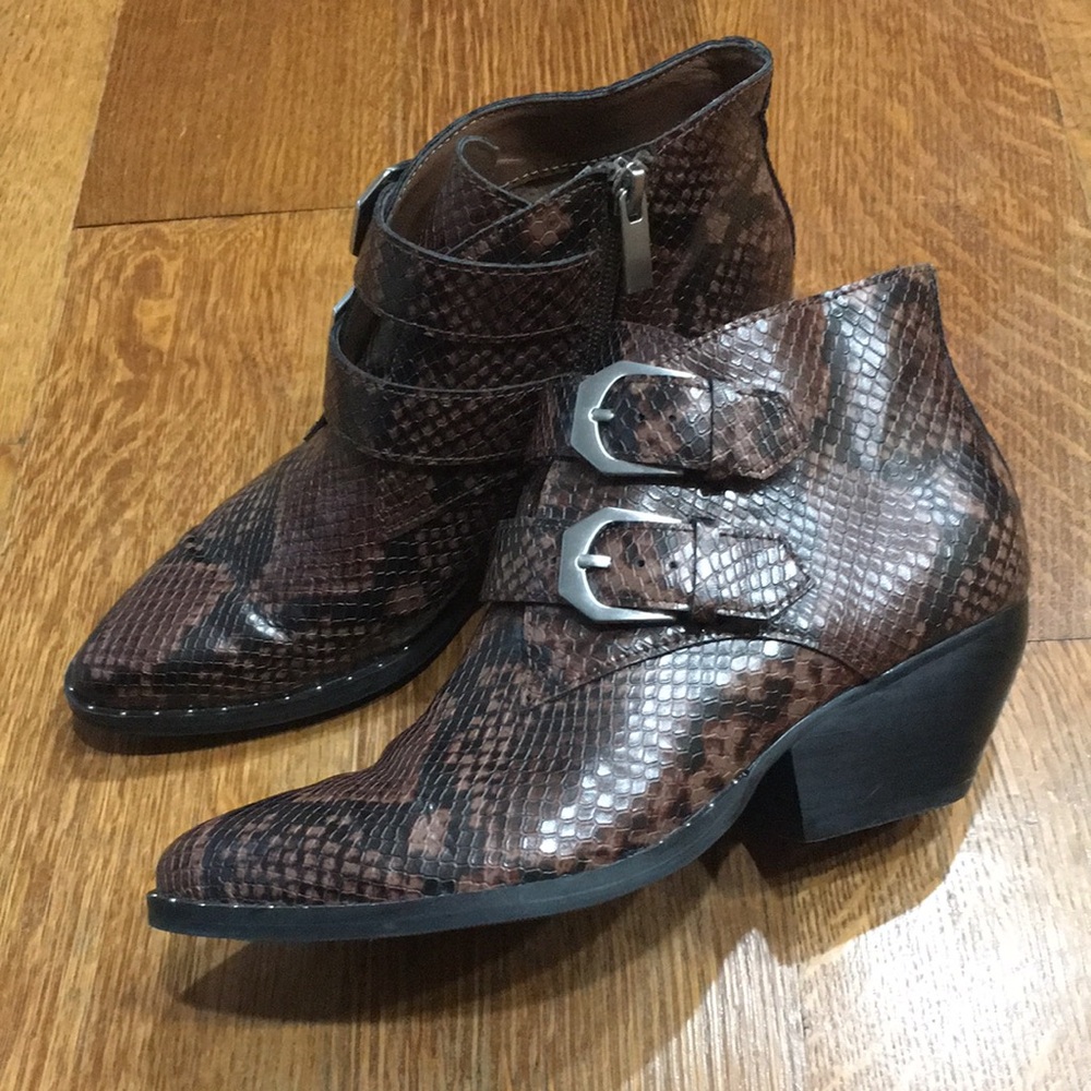 Treasure and Bond Brown Snakeskin Ankle Boots size 6.5